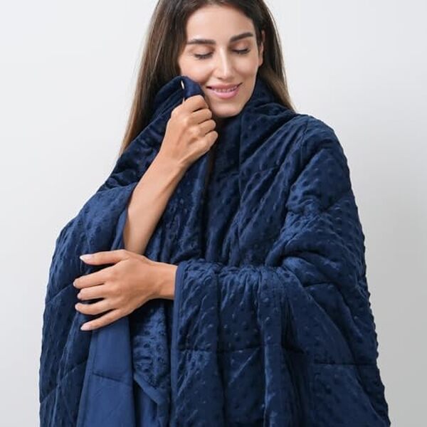 Découvrez notre test détaillé de la couverture lestée Sivio Minky Dot 7 kg : confort, qualité et efficacité pour un sommeil profond et réparateur.